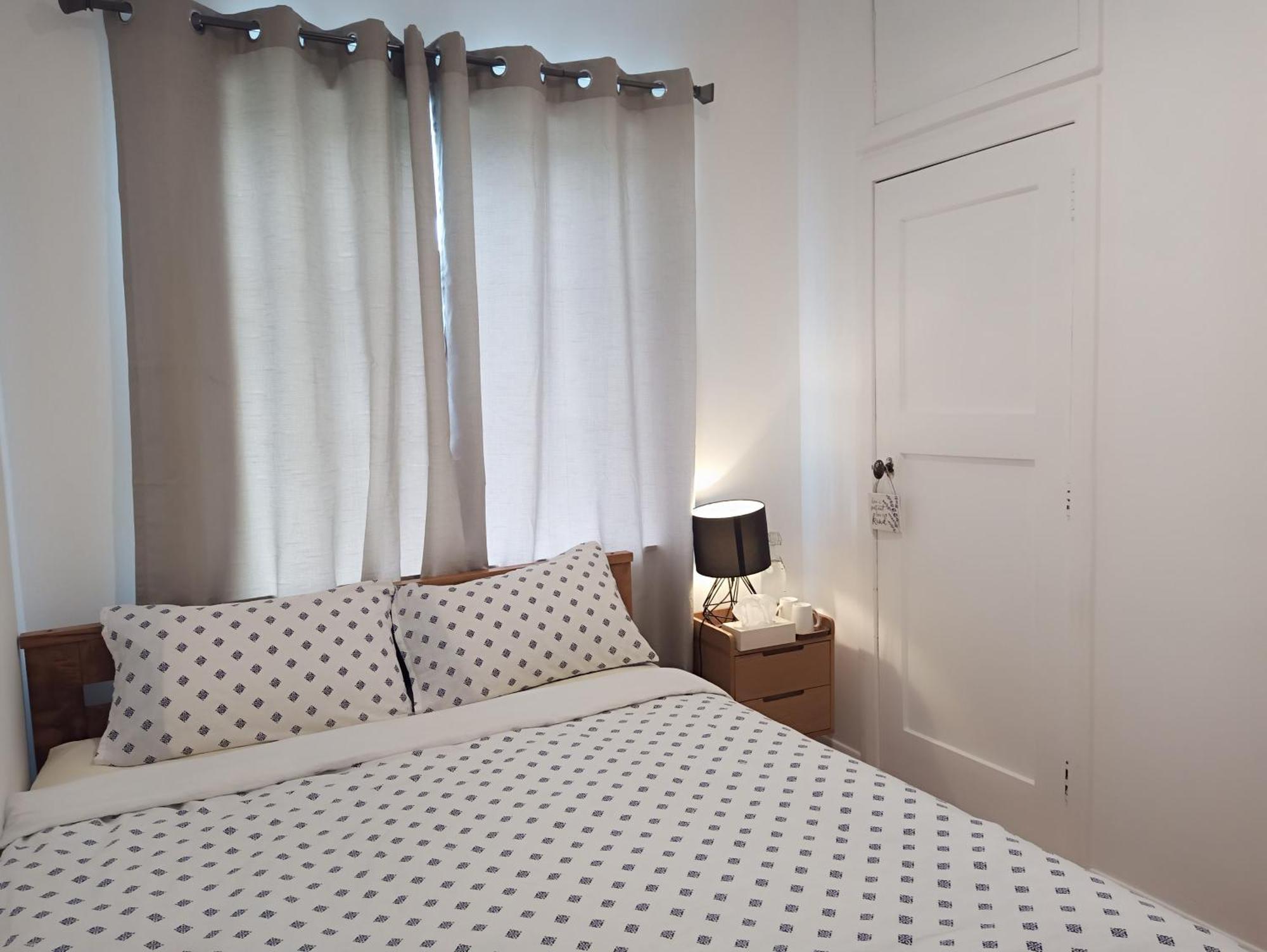 Little Gem - City Centre Apartment Hamilton Room photo